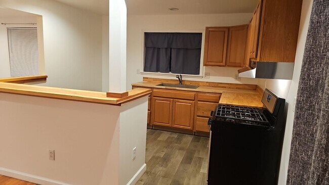 Building Photo - 3BR/2 Bath Home in Susanville