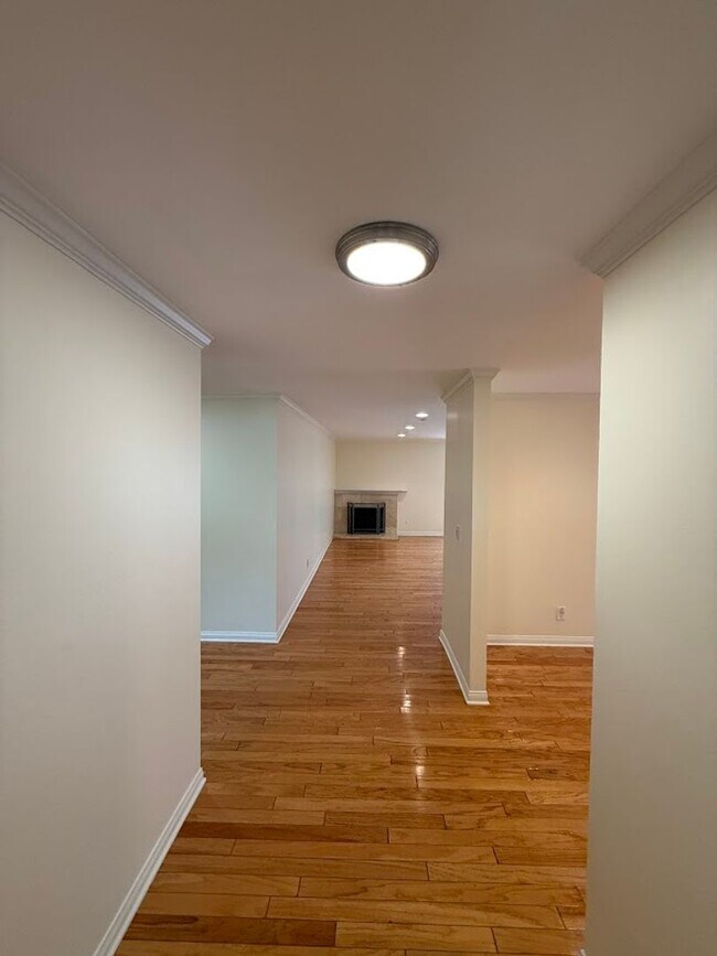 Foto del edificio - 23350 Keswick St