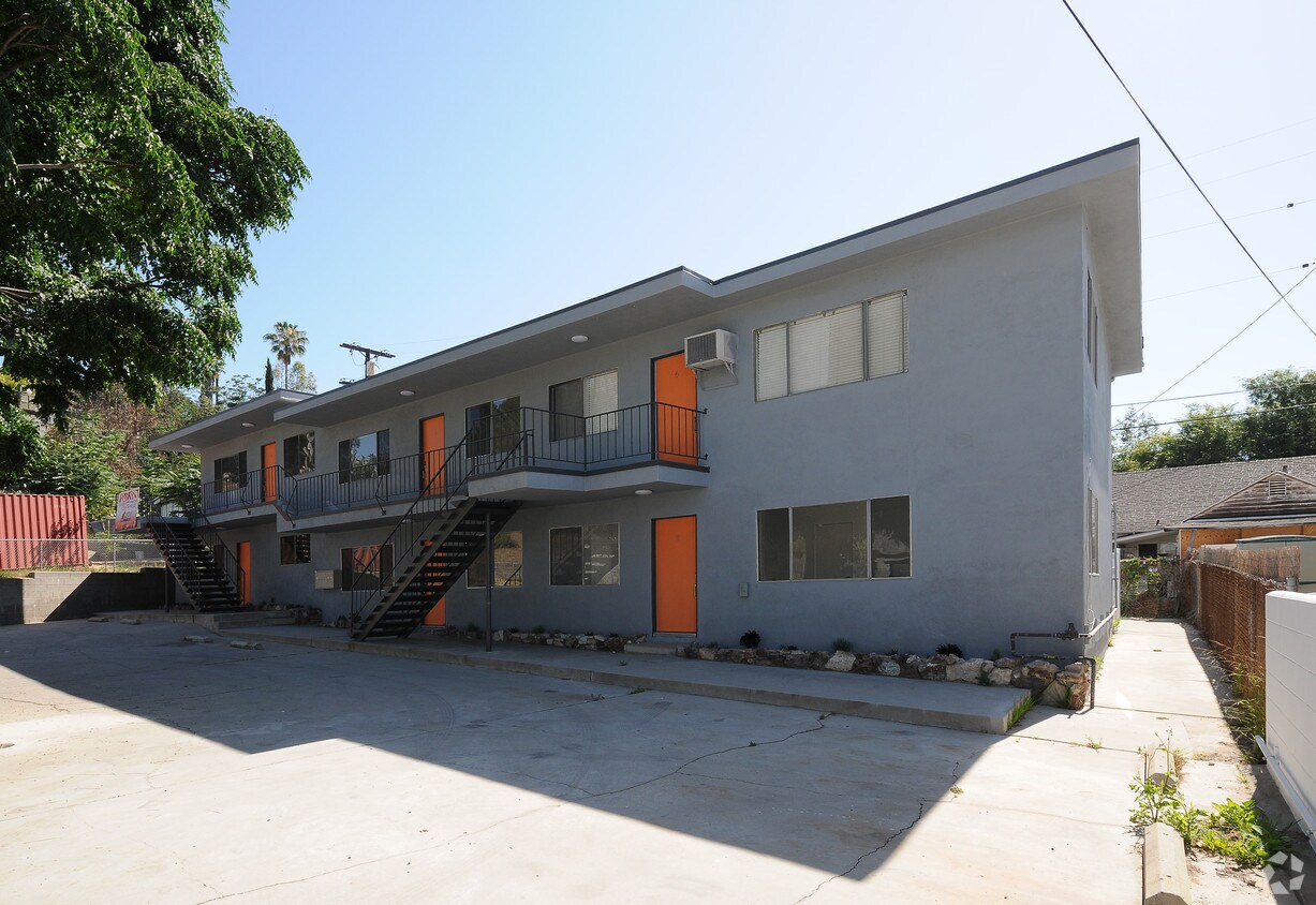 Building Photo - 4956 N Maywood Ave