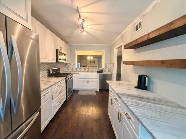 Building Photo - 1196 Weatherstone Dr NE