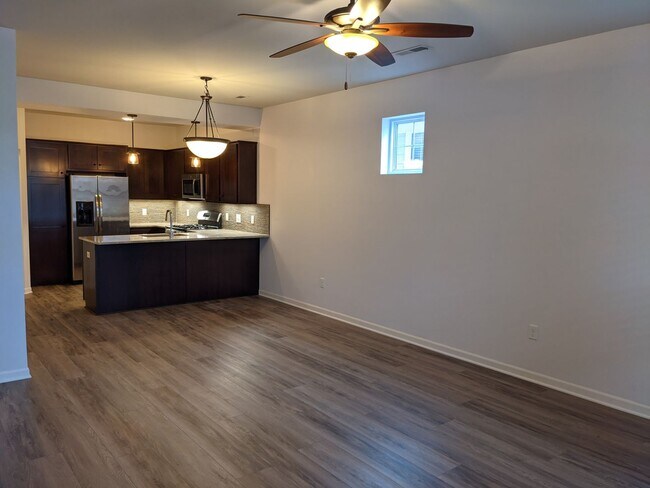 Foto del edificio - Gorgeous 2-Bedroom Townhouse in the Penins...