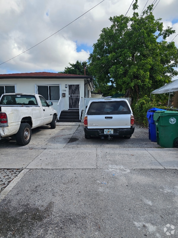 Building Photo - 1388 NW 28th St