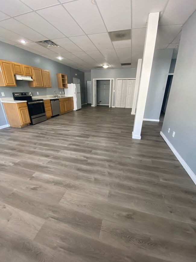 Living room - 1314 Meridian St