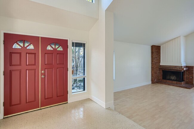 Foto del edificio - 3 Bedroom 2.5 Bath two story home!!!