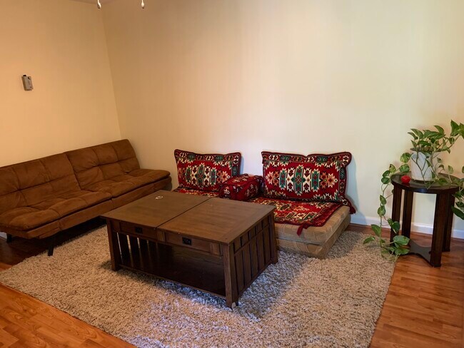 Living Room - 11232 Chestnut Grove Sq