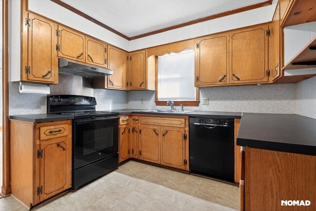 Building Photo - 203 Birch St