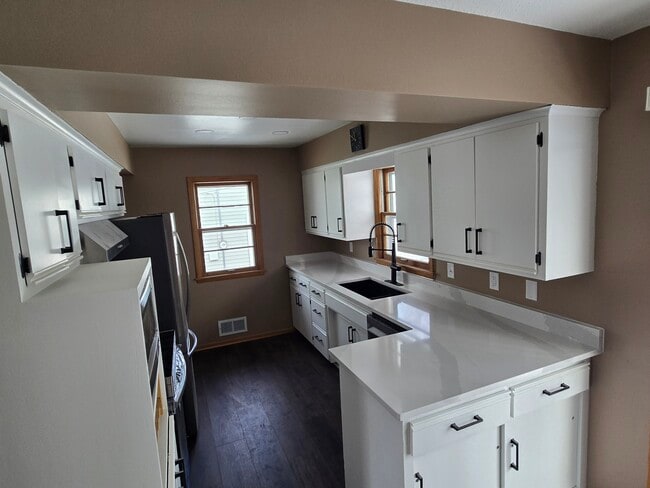 Foto del edificio - 1466 Charlton St