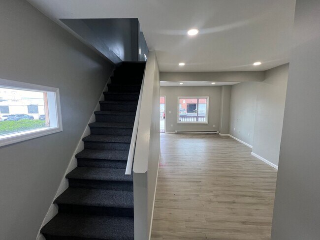 Foto del edificio - 344-346 Pear Street