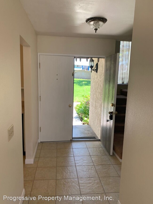 Building Photo - 2 br, 1.5 bath House - 851 Berkshire Lane
