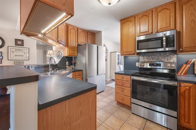 Foto del edificio - 28 Saddle Rock Ridge St