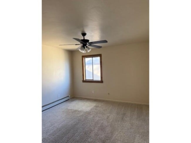 Building Photo - Beautiful Fruita Living!!