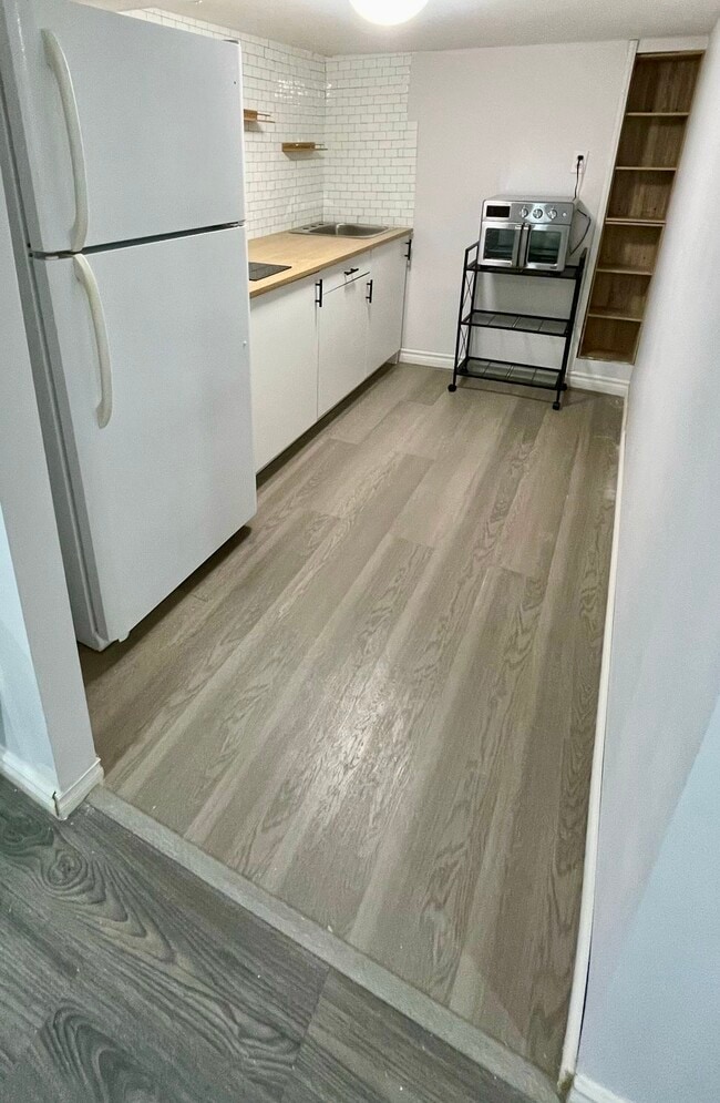 Building Photo - 1297 Aubin Rd