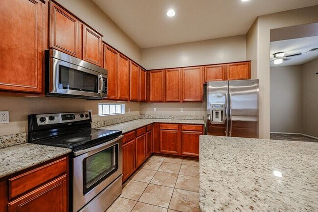 Foto del edificio - COMING SOON !! Spacious 4 Bed, 2.5 Bath 2 Story Home in Shadow Ridge Community/ Chandler