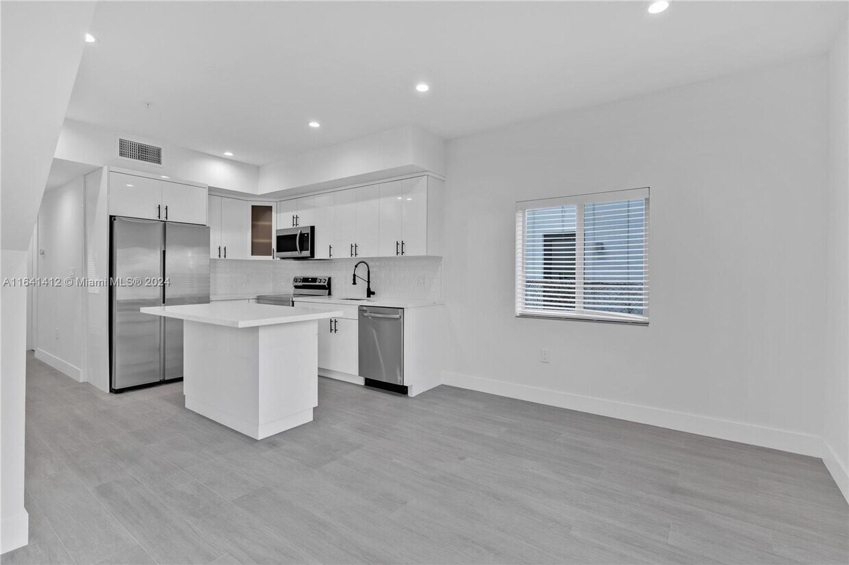 Foto principal - 1786 SW 9th St