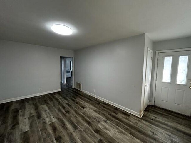 Foto del edificio - 2BR/1ba house with garage