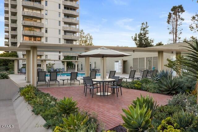 Building Photo - 4411 Los Feliz Blvd