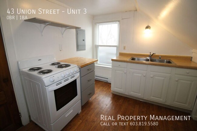 Building Photo - Quaint Studio Apartment Near Downtown Port...