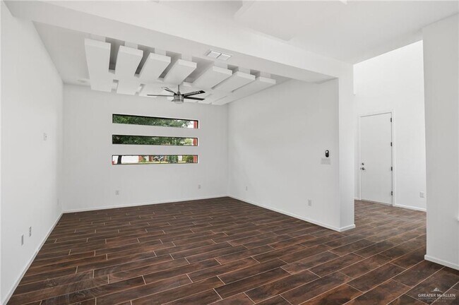 Building Photo - 2105 Azalea St