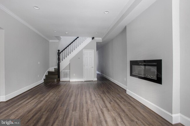 Building Photo - 27 N Collington Ave
