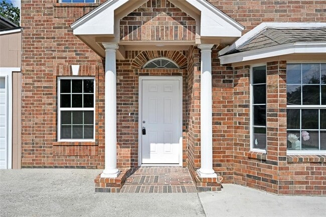 Foto del edificio - 1675 Hugh Rd