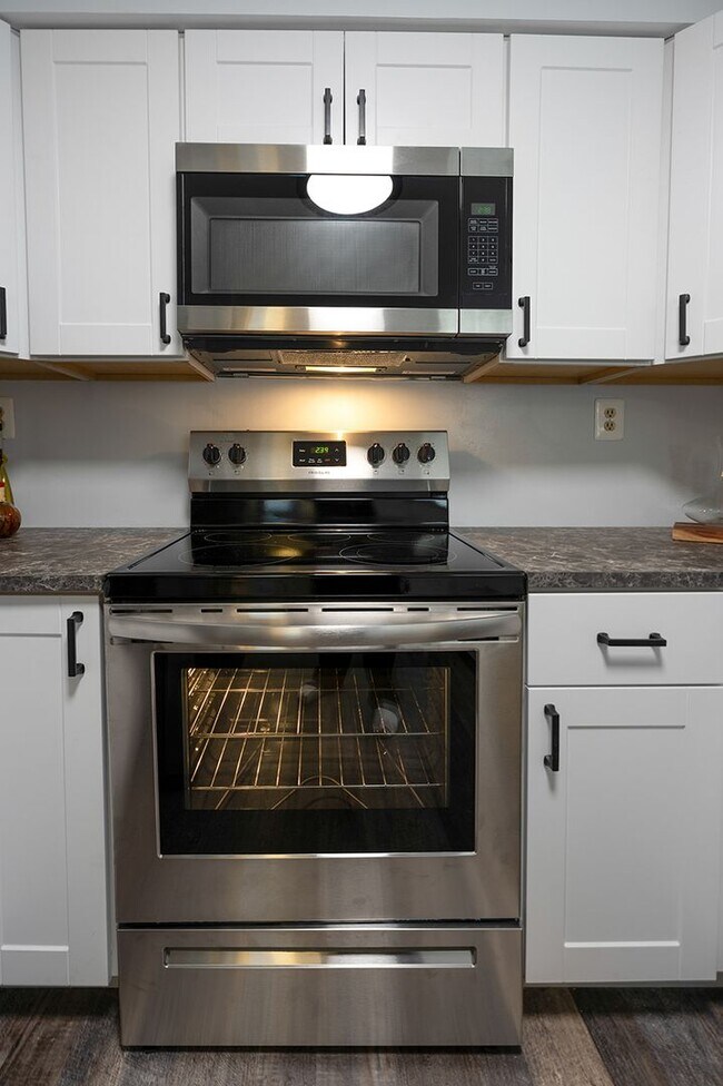 Foto del edificio - Beautiful Newly Remodeled 2 Bedroom 2 Bath...