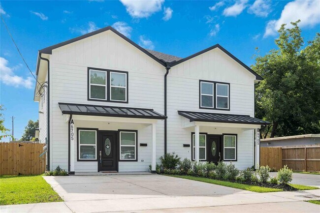 Building Photo - 6705 Goforth St
