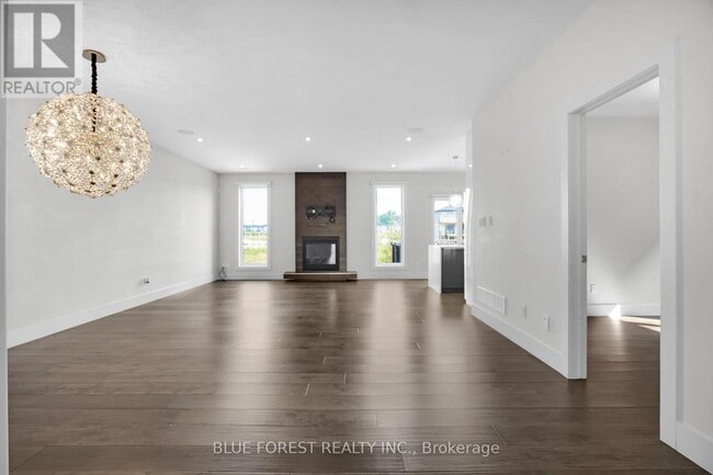 Building Photo - 2138 Wateroak Dr