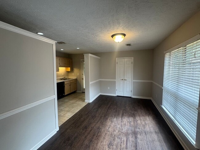 Building Photo - Immaculate East Chase Patio Home