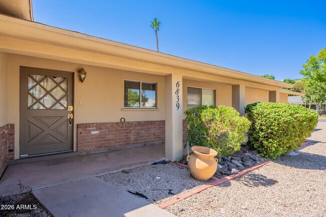 Building Photo - 6839 E Montecito Ave