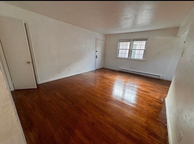 Foto del edificio - 1007 W 36th St