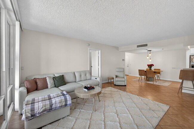 Foto del edificio - 336 Golfview Rd