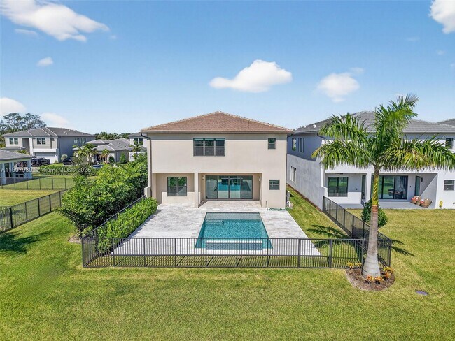 Foto del edificio - 8356 Royal County Down Rd