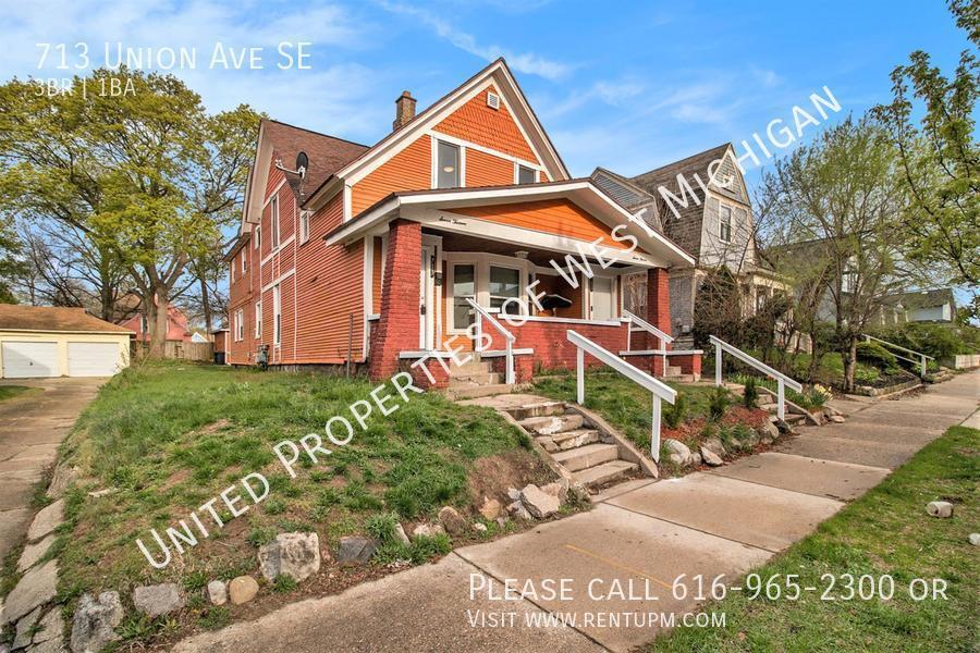 Primary Photo - Available Now | 3 Bedroom 1 Bath Upper Uni...