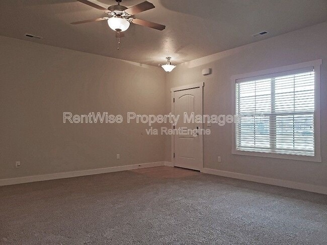 Foto del edificio - 2754 Vallin Ave N