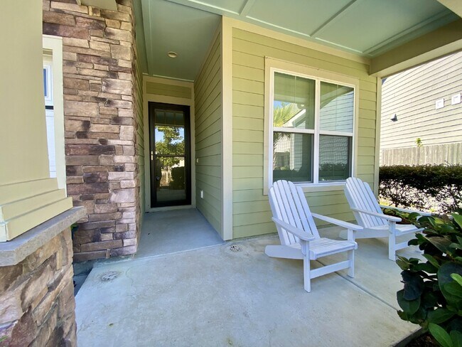 Foto del edificio - Furnished, Hampton Lake Home Available for...
