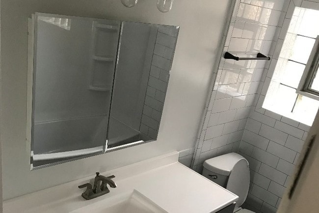 Building Photo - 9647 Pacific Ave