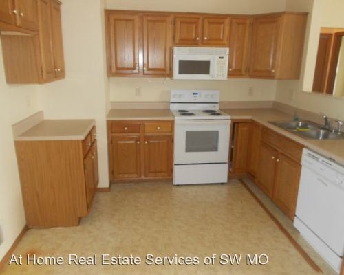 Foto del edificio - 1806-1808 Cedarcrest Ave