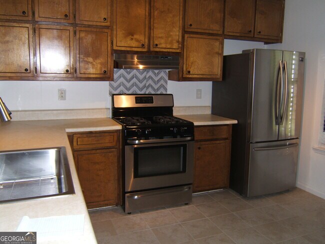 Building Photo - 7045 Brentwood Ct