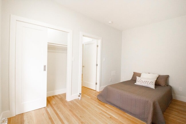 Building Photo - 2656 Van Ness