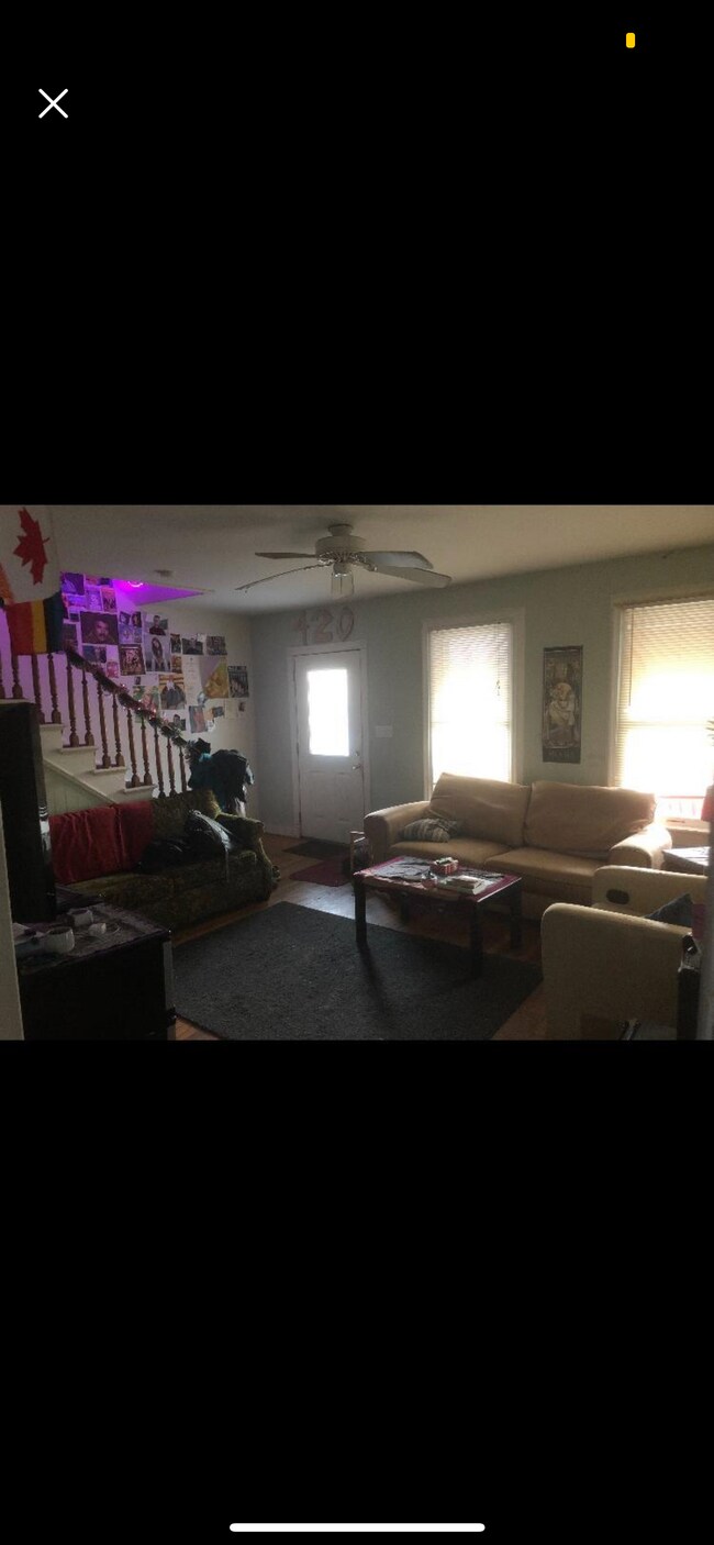 Building Photo - 13 Walnut St