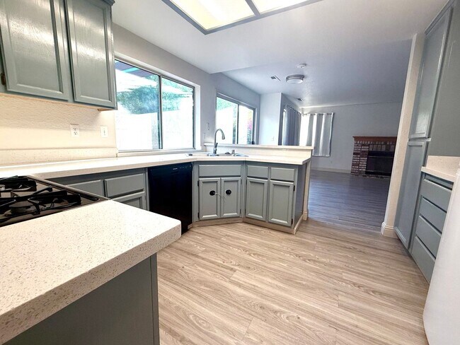 Foto del edificio - Beautiful 2 Story 4 Bedroom 2.5 Bath Home ...
