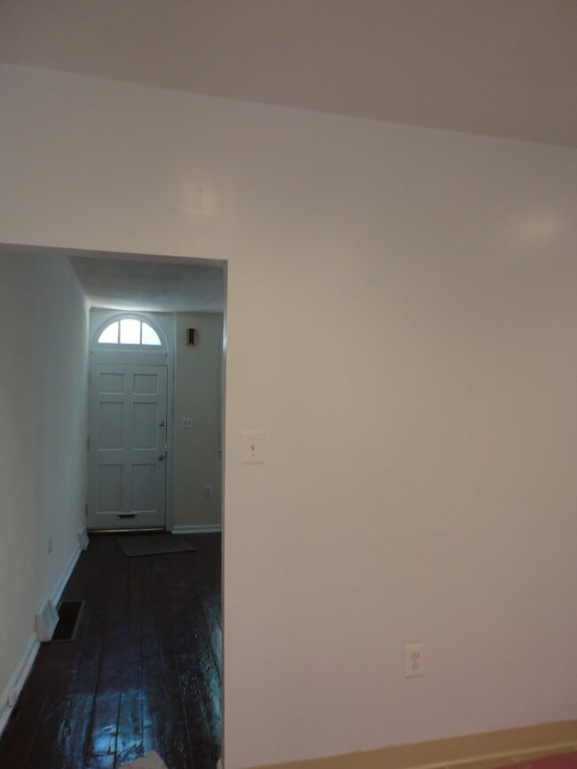 Building Photo - 1237 Pine St