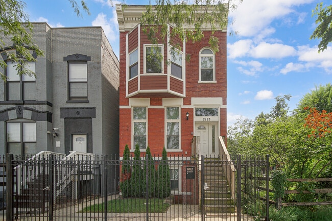 Building Photo - 2123 W Adams St