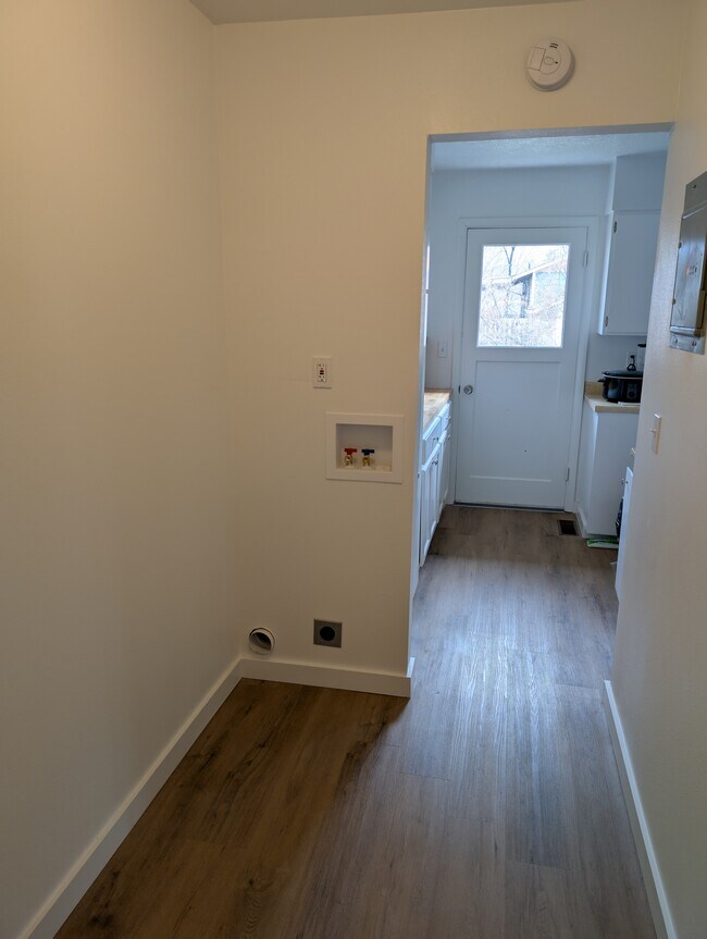 Foto del edificio - 301 Cedar St