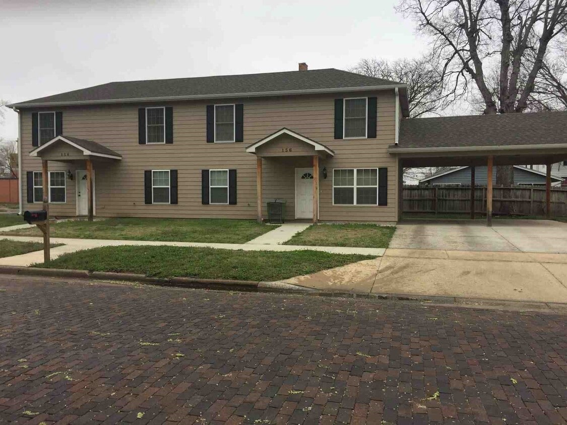 Front - 158 North Eleventh Street