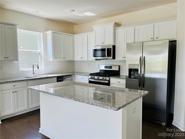 Foto del edificio - 332 Willowsford Dr