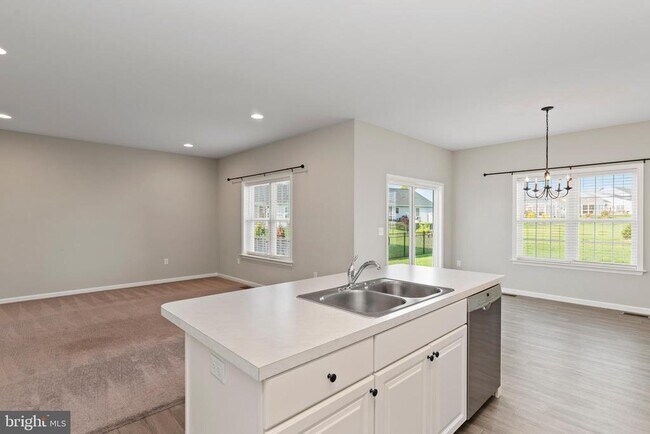Building Photo - 113 Stickley Dr