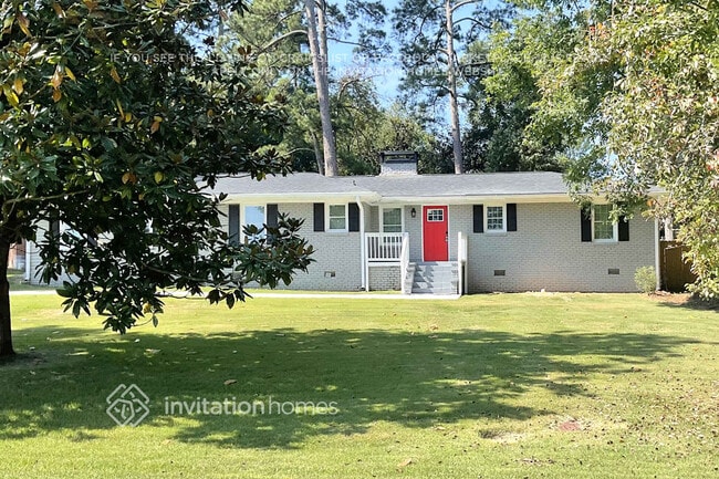 Building Photo - 190 Pineview Dr