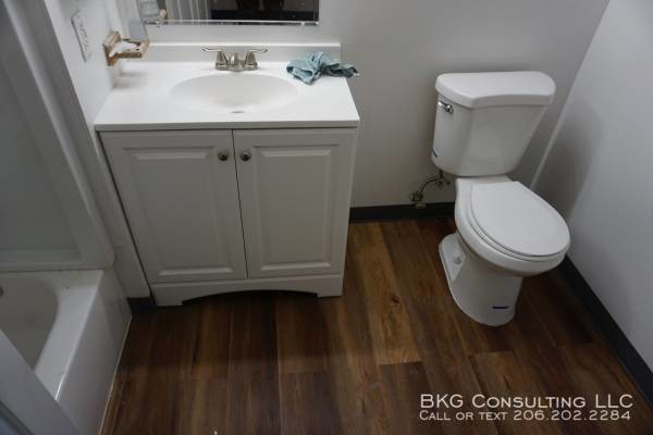 Building Photo - Recently Remodeled Apartment W/ W&D included