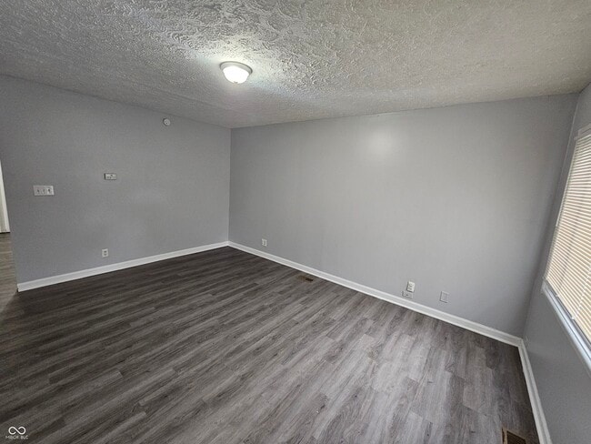 Building Photo - 3956 Downes Dr